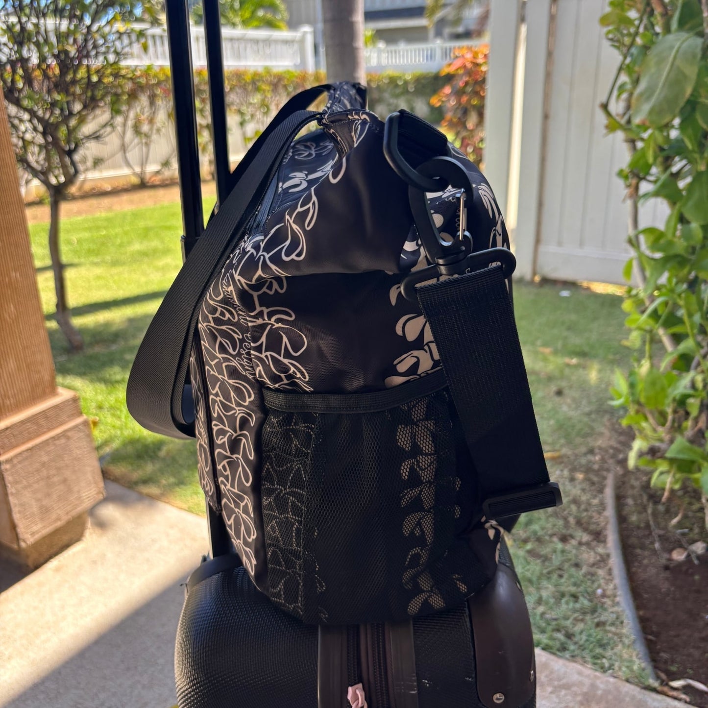 Pua kenikeni Holoholo Bag for travel with crossbody strap from Puakenikeni Designs - use for beach, diaper bag, handbag, hula bag from Puakenikeni Designs