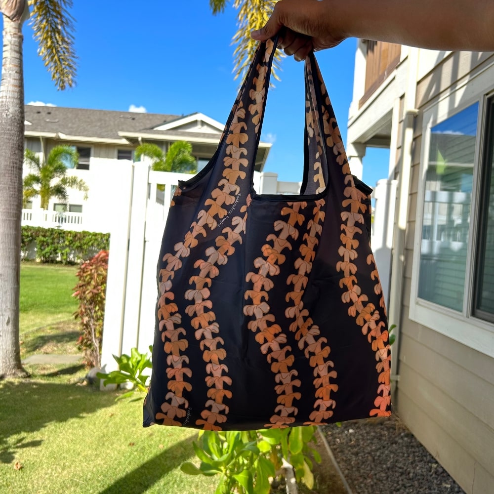 Reusable foldable shopping bag with pua kenikeni lei - black - perfect for shopping - from Puakenikeni Designs