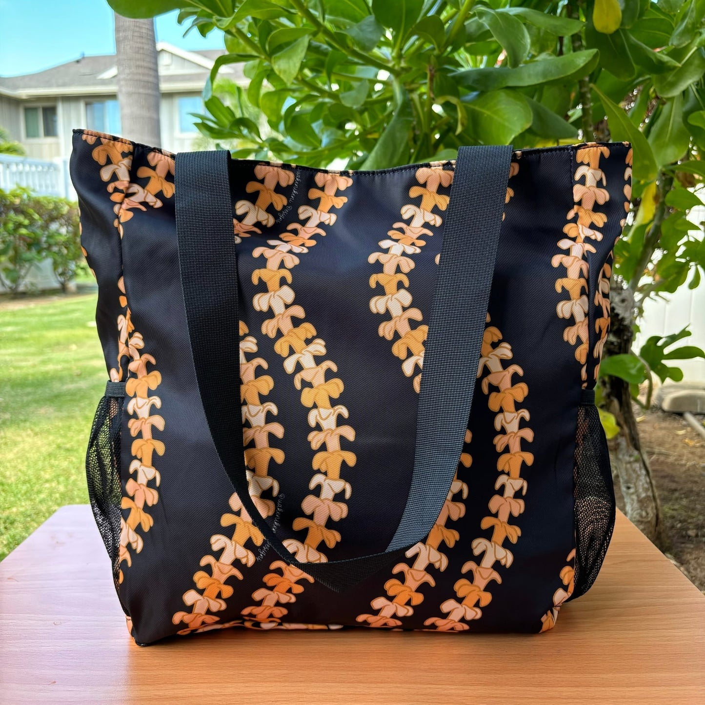 Pua kenikeni Holoholo bag in Kaulua by Puakenikeni Designs - Made for Hawaii Pua kenikeni tote bag