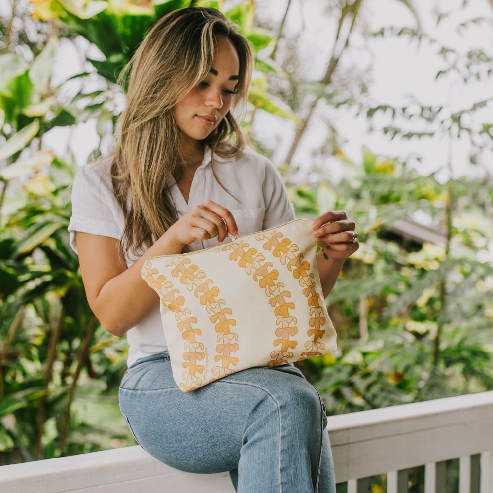 Travelers set including best selling Holoholo Bag in Kaulua Light and Large Canvas Zipper Pouch - from Puakenikeni Designs - model opening