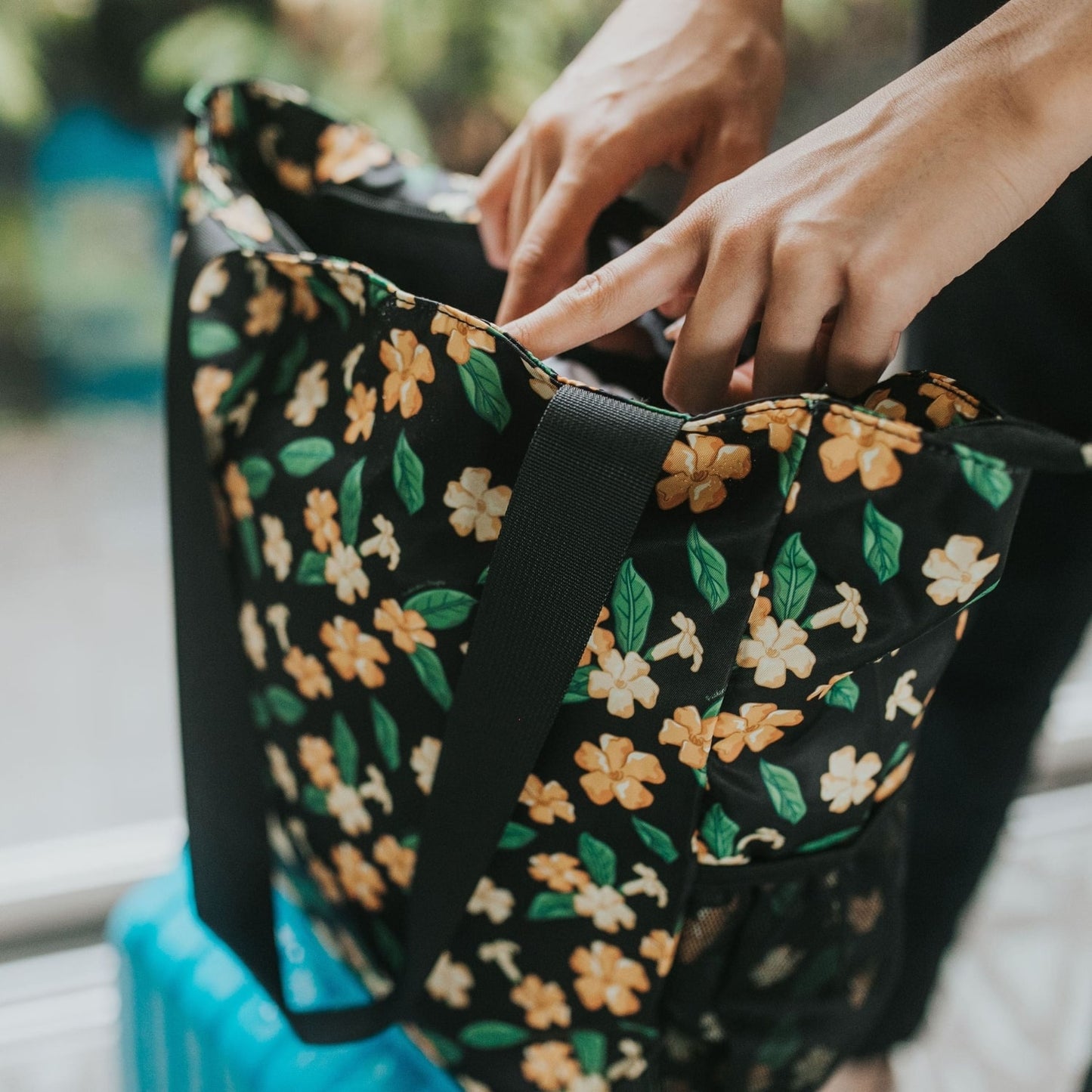 Holoholo bag with pua kenikeni flowers and leaves from Puakenikeni Designs close up